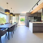 Дом отдыха Cozy In With Sauna Vrh (Krk)