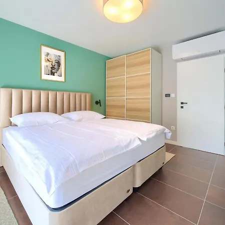 Tatil Evi Amazing In With Sauna Vrh (Krk)
