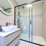 Cozy In With Sauna Semesterbostad Vrh (Krk)