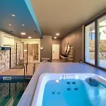 Cozy In With Sauna Semesterbostad Vrh (Krk)